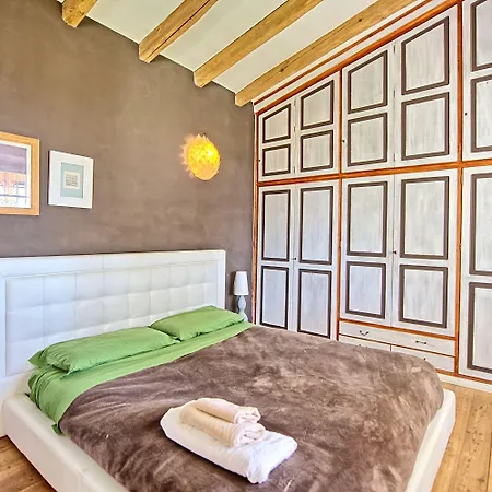 Oliveta By Posarellivillas فيلة